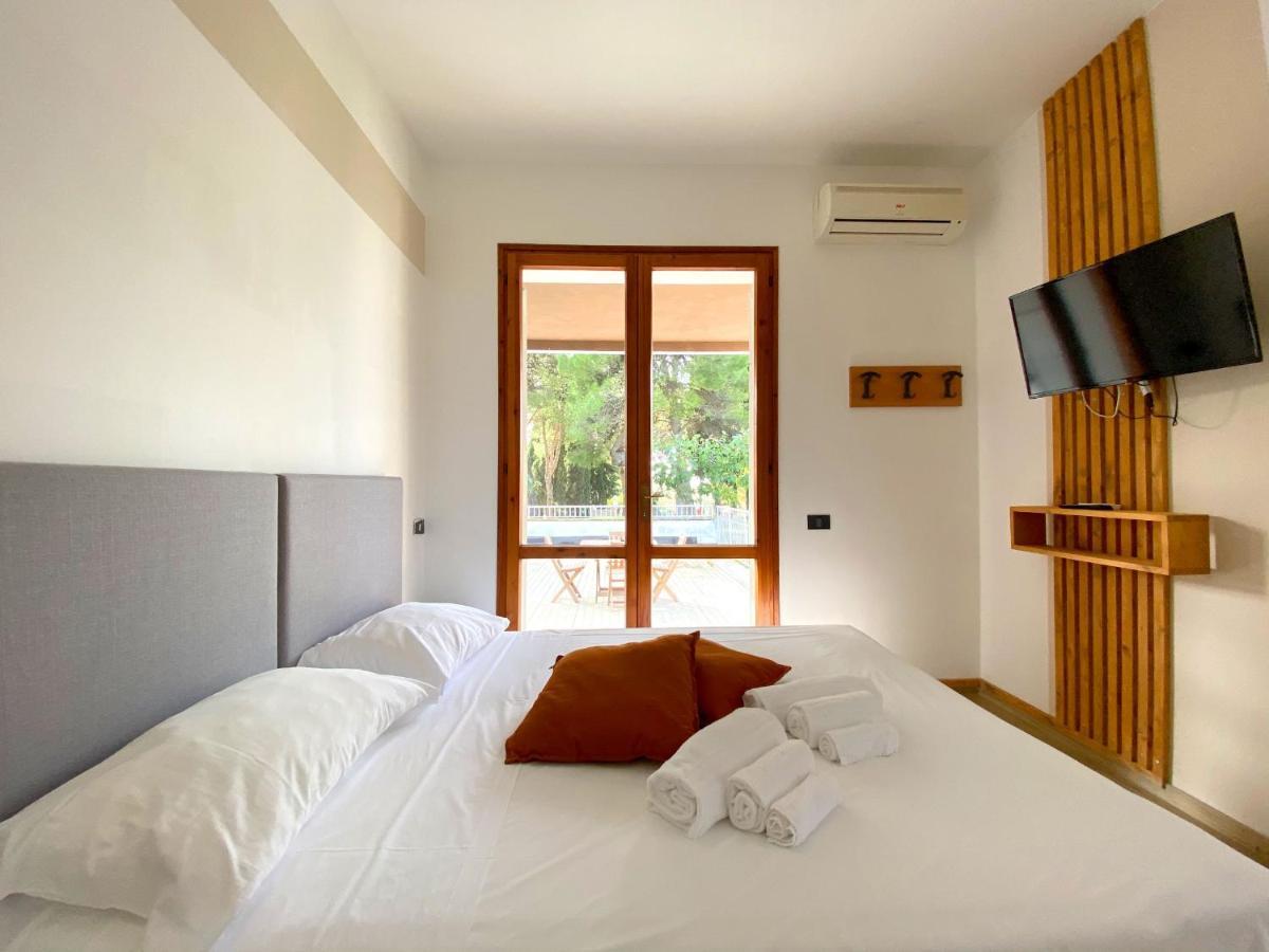 Camping Village Mar Y Sierra San Costanzo Dış mekan fotoğraf