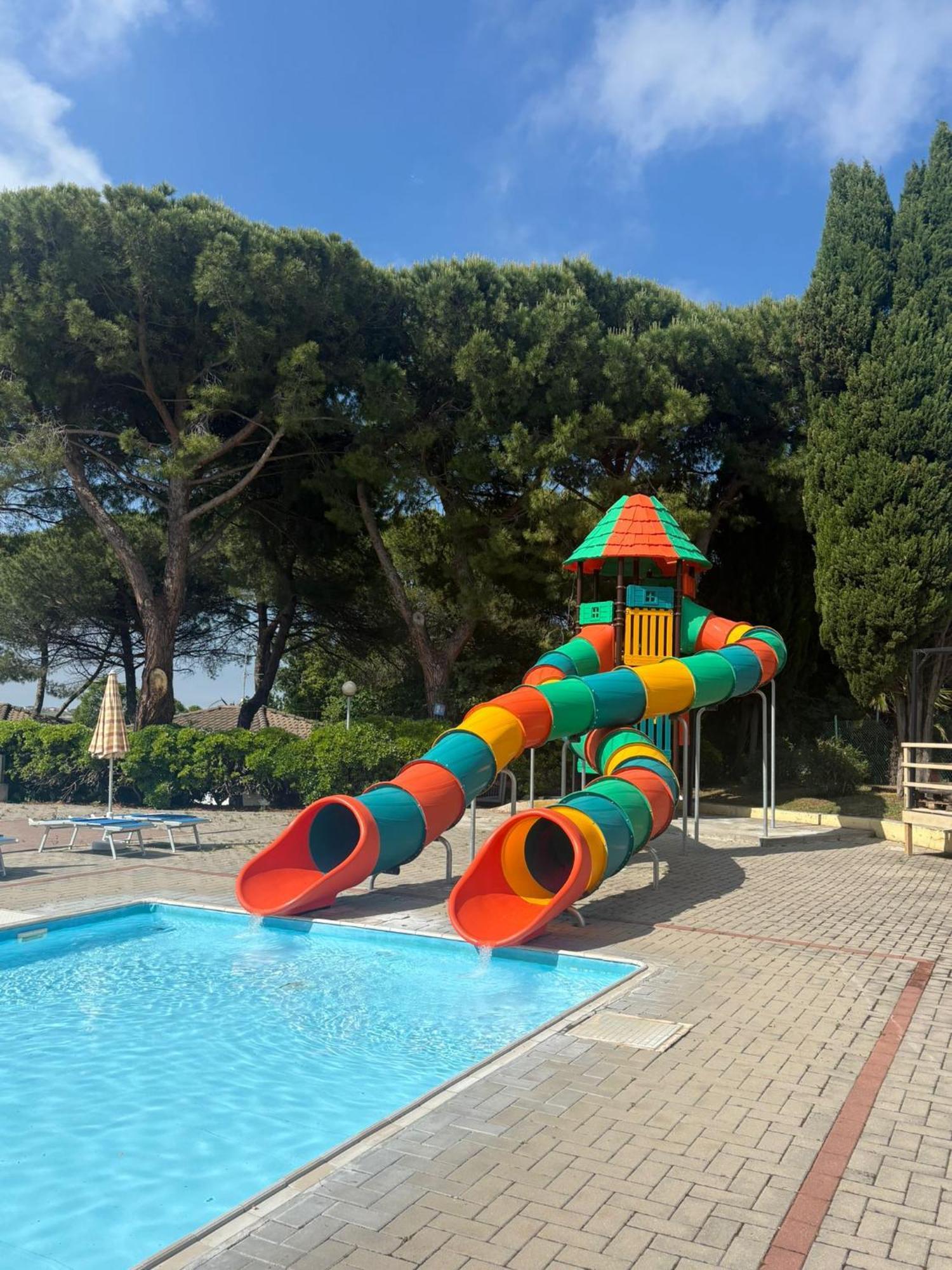 Camping Village Mar Y Sierra San Costanzo Dış mekan fotoğraf
