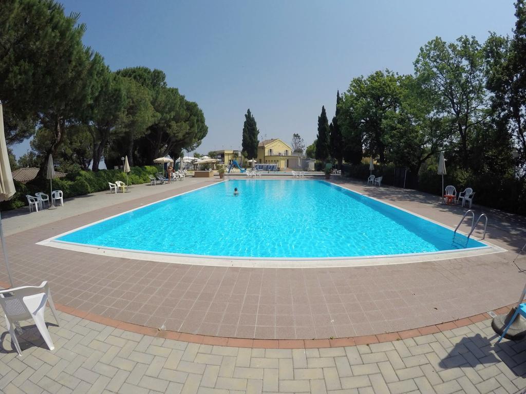 Camping Village Mar Y Sierra San Costanzo Dış mekan fotoğraf