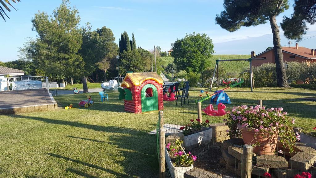 Camping Village Mar Y Sierra San Costanzo Dış mekan fotoğraf