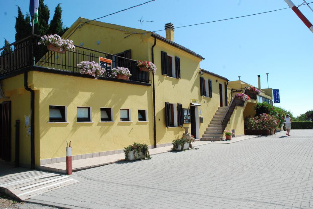 Camping Village Mar Y Sierra San Costanzo Dış mekan fotoğraf